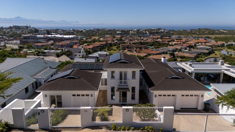 6 Bedroom Property for Sale in Whale Rock Western Cape